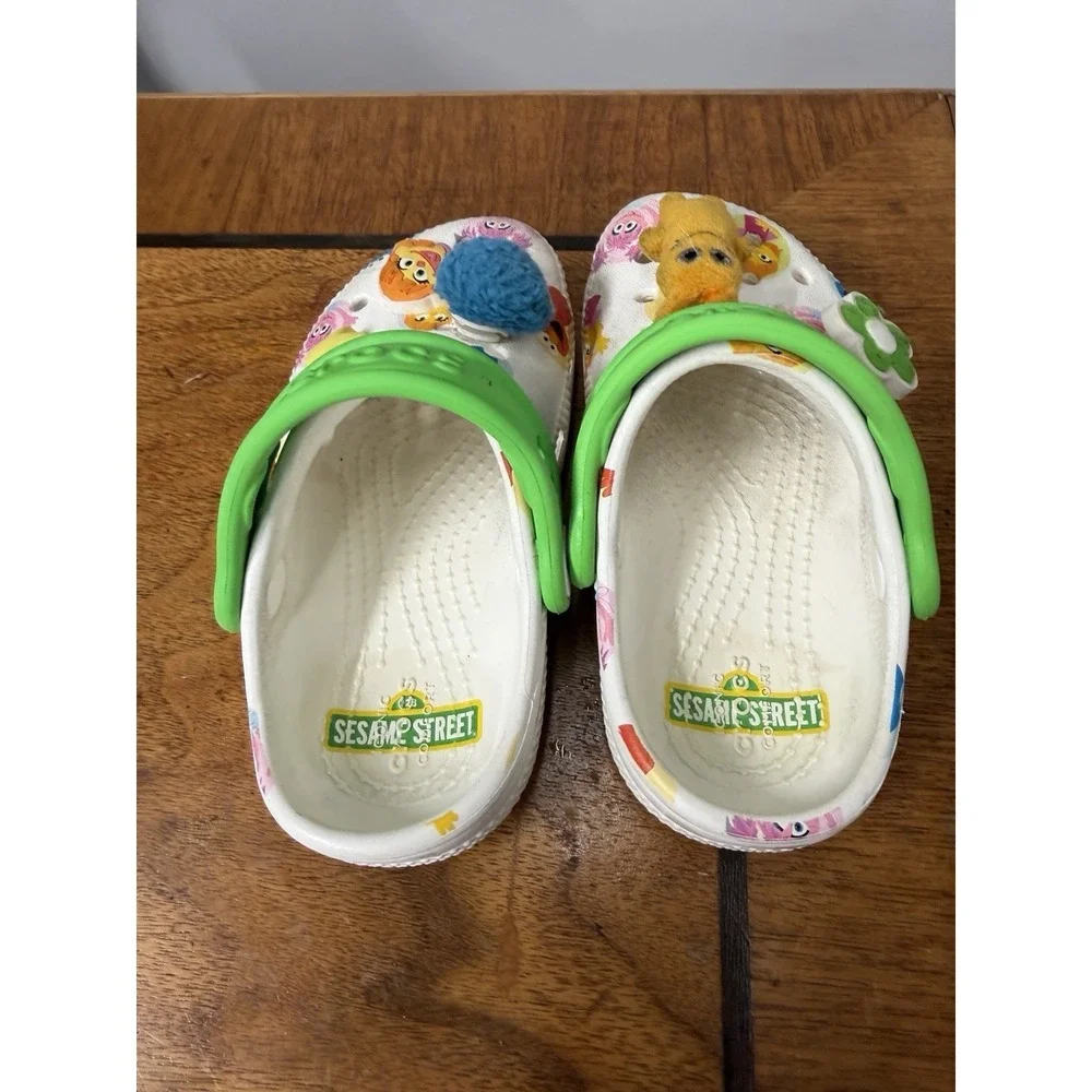 Crocs Sesame Street Be Seen Clogs Kids Size 7 Julia Elmo Zoe Cookie Monster